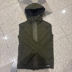 1PIU1UGUALE3 RELAX 中綿ドッキングパーカー カーキ XXL 1PIU1UGUALE3 RELAX 中綿ドッキングパーカー カーキ - メルカリ