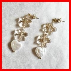 【最終値下げ】ダブルフラワー×ハートパールピアス/クリア 大ぶり 花びらのサムネイル