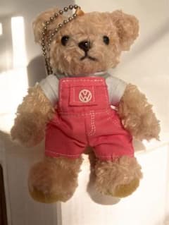 Volkswagen ぬいぐるみ ピンクオーバーオールのサムネイル