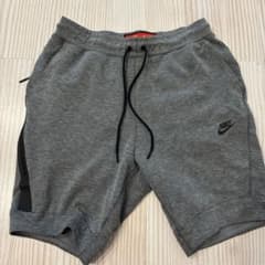 ア*ン様 NIKE テックフリース ハーフパンツ M グレー スウェットパンツのサムネイル