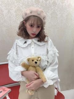 テディベアブラウス　人気の白色！のサムネイル