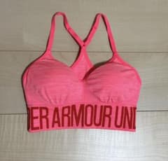 【未使用に近い】UNDER ARMOUR スポーツブラ ピンク MDサイズのサムネイル