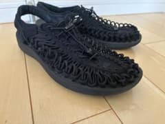 KEEN UNEEK サンダル ブラックのサムネイル