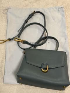 CHARLES & KEITH ハンドバッグのサムネイル