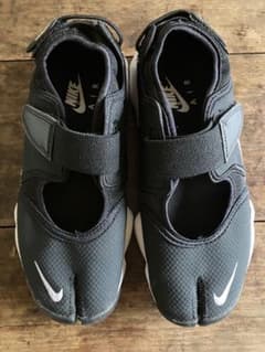 本日値下げ　Nike ブラック スニーカー エアリフトのサムネイル