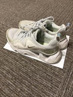 Nike スニーカー　24.5のサムネイル