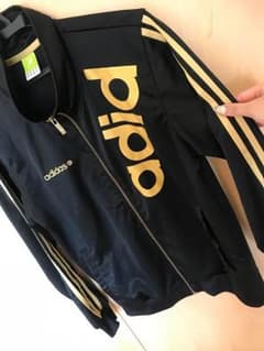 adidasパーカーのサムネイル