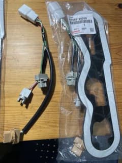 200系ハイエース純正テールランプハーネスのサムネイル