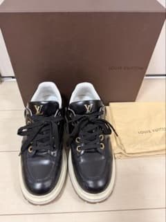 Louis Vuitton ブラックスニーカー レザー　希少サイズ61/2のサムネイル