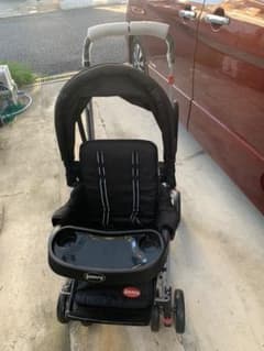 大・大幅値下げ中【新品・未使用・組立て済み】2人乗りベビーカーのサムネイル