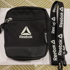 Reebok ショルダーバッグ 黒のサムネイル