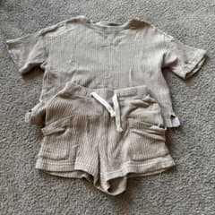 ベージュリブ編みTシャツ＆ショートパンツセットのサムネイル