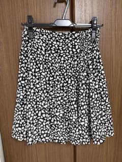 モノトーン 柄 フレアミニスカートのサムネイル