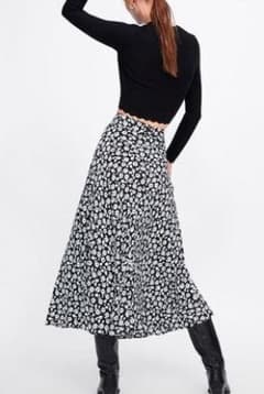 ZARA ザラ フラワープリント フリルスカートのサムネイル