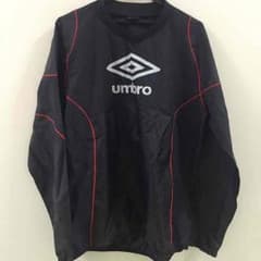 umbroのウィンドブレーカー黒赤のサムネイル