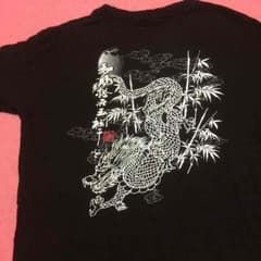 和柄Tシャツのサムネイル