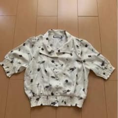 ブラウスのサムネイル