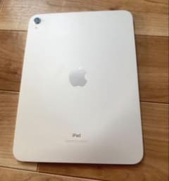 SIMフリー美品Apple iPad (10世代)セルラーモデルのサムネイル
