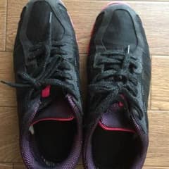 adidas  ランニングシューズのサムネイル