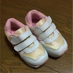 17.0 スニーカー 女の子のサムネイル