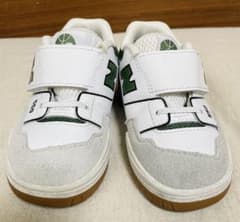 日本未発売　New Balance 550 キッズ スニーカー グリーンのサムネイル