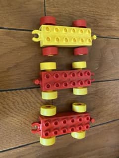 LEGO duplo 車3つ　カーベースセットのサムネイル