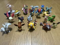 ポケモンフィギュア 大量セット　約20個　台付きのサムネイル