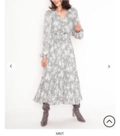 新品タグ付き！大人気完売ワンピです。OL、20代、30代、デートワンピ♡のサムネイル