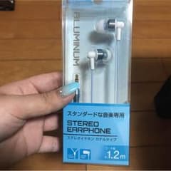 イヤホンのサムネイル