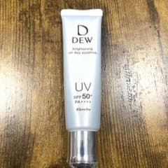 DEW ブライトニングUVデイエッセンスのサムネイル