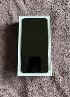 【simロック解除済】iPhone6s Plus／スペースグレイ／64GBのサムネイル