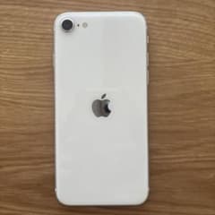 Apple iPhone SE ホワイト 本体　64のサムネイル