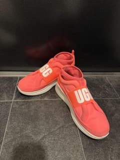 UGG ピンク 厚底スニーカーのサムネイル