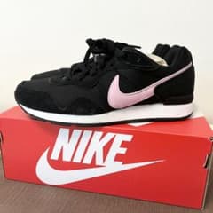 新品未使用 NIKE ナイキ ベンチャーランナー 24.5cm レディースのサムネイル
