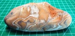 津軽海峡産 縞模様と結晶が美しい天然石 瑪瑙 玉髄 原石