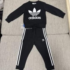 adidas 黒 トレーナー・スウェットパンツセット　タグ付きのサムネイル