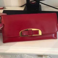 PRADA❤︎赤リボン長財布のサムネイル