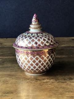 ベンジャロン焼き 小物入れ 蓋付き タイの磁器 - メルカリ