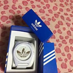adidas  腕時計のサムネイル