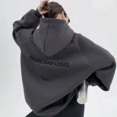 日本未上陸】Youlaile studio バッグロゴスウェットフーディ - メルカリ