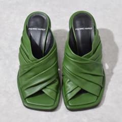 定価14万 PIERRE HARDY プリーツ レザー サンダル グリーン 36 定価14万 PIERRE HARDY プリーツ レザー サンダル グリーン 36 - メルカリ
