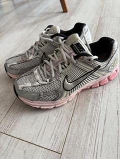 Nike HF1877-001 スニーカー US 7のサムネイル