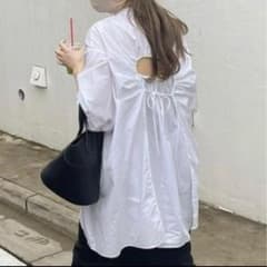 ZARA オープンバックポプリンシャツ ホワイトのサムネイル