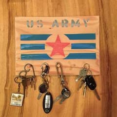手作り キーハンガー 鍵掛け 壁かけ 所さん 世田谷ベース US ARMY 車庫のサムネイル