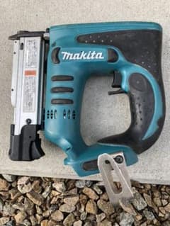 マキタ 18vピンタッカのサムネイル