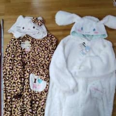 由*子様 着ぐるみ　ハローキティとシナモンロール　部屋着　パジャマのサムネイル