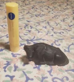 牛の文鎮のサムネイル