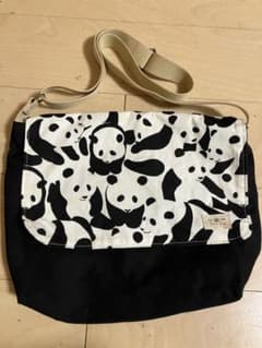 パンダ柄　ハンドメイド　ショルダーバッグのサムネイル