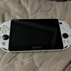 SONY PS Vita 本体 ホワイト ※電源着きませんのサムネイル