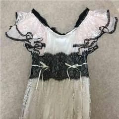 レースドレスのサムネイル